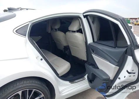 2025 Toyota Camry Xle z USA, uszkodzony, nr VIN 4T1DAACK0SU027787